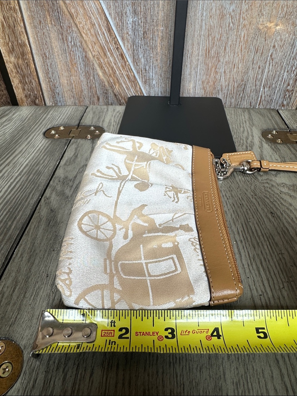 Coach Horse & Carriage Signature Canvas Wristlet Pouch Khaki and White - Picture 13 of 16